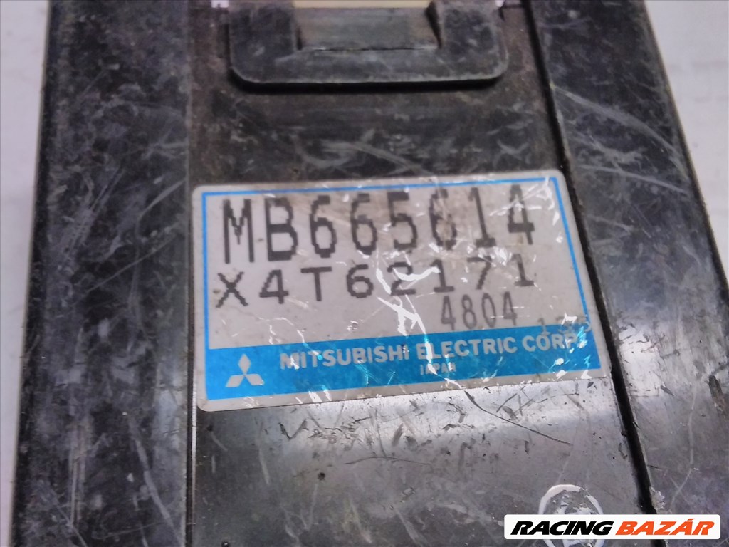 Mitsubishi Pajero II Változtatható felfüggesztés vezérlő modul relé mb665614 3. kép