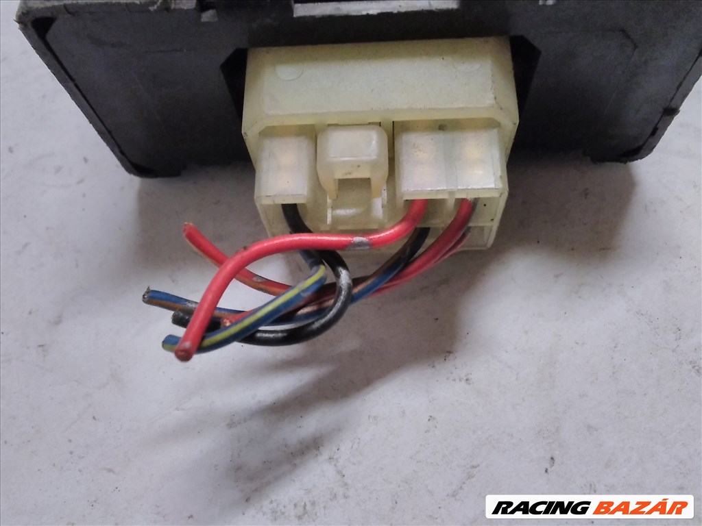 Mitsubishi Pajero II Változtatható felfüggesztés vezérlő modul relé mb665614 4. kép