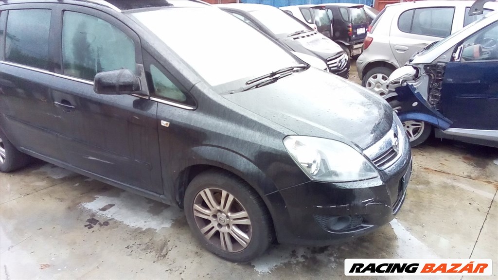 Opel Zafira B bontott alkatrészei 2. kép