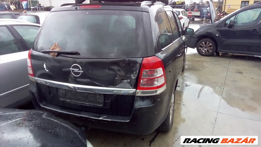 Opel Zafira B bontott alkatrészei 3. kép