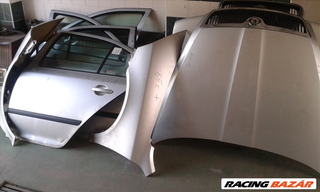 Skoda Octavia II 2004-2013 Lökhárító, homlokfal, ajtó 5. kép