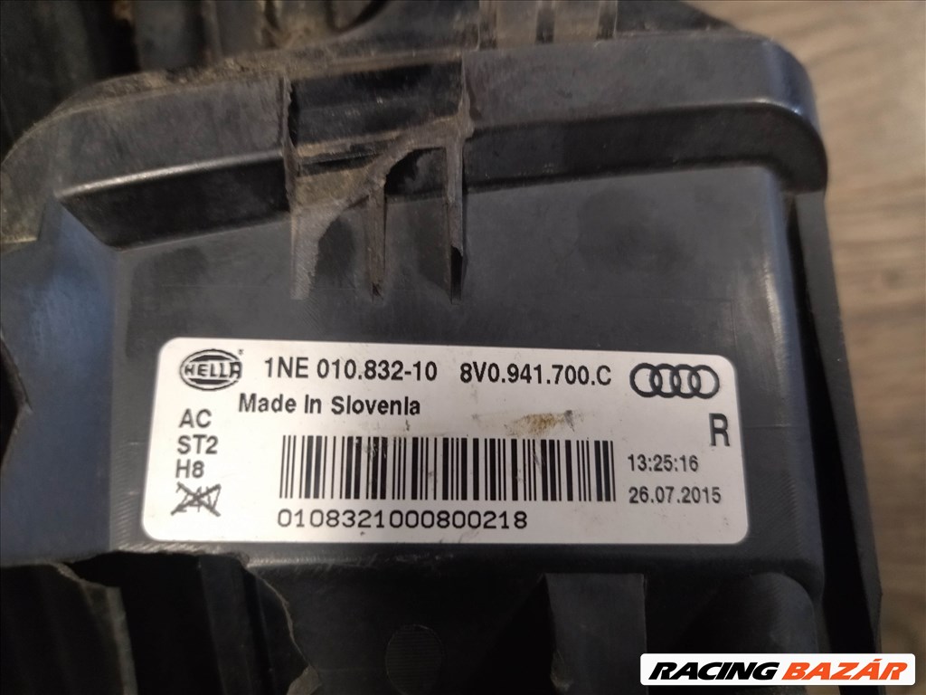 Audi A3 8V 2013-2016 jobb oldali ködlámpa, ráccsal 3. kép