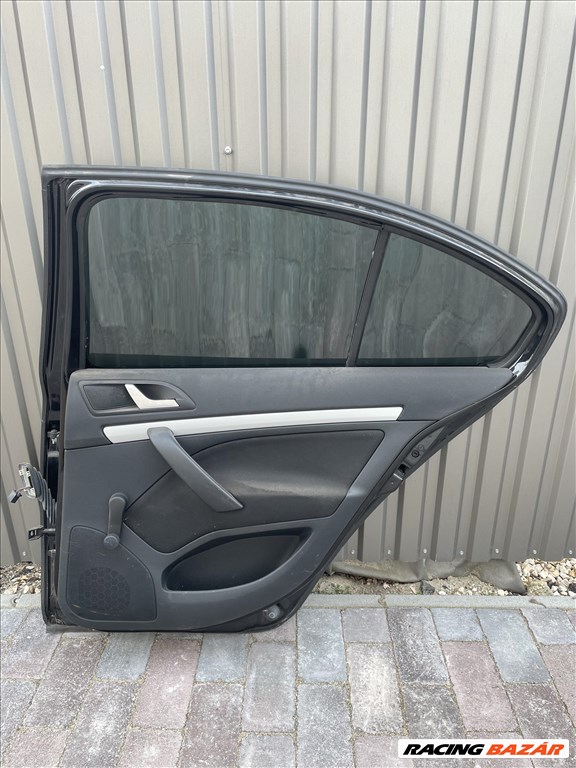 Skoda Octavia 2 facelift jobb hátsó ajtó 4. kép