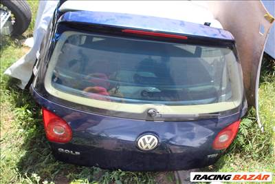Volkswagen Golf V csomagtérajtó üresen, szélvédővel (256) 