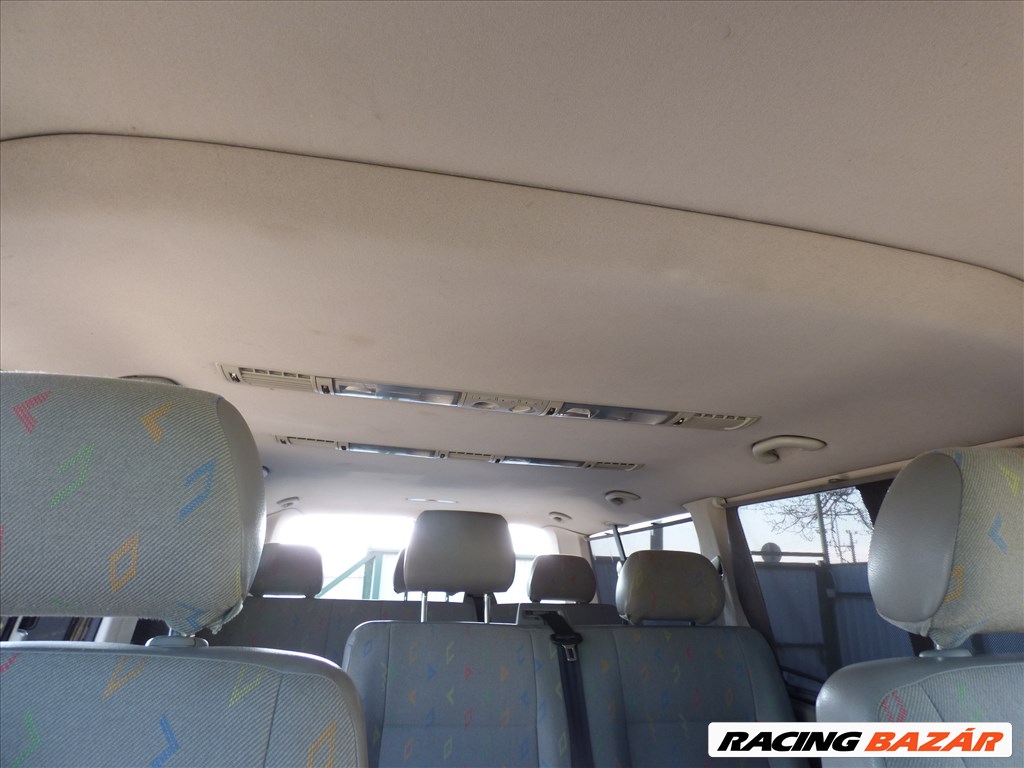 Volkswagen Transporter T5 Caravelle Long ( Hosszú ) 2,5 TDI 174 LE  2005 bontott alkatrészei 19. kép