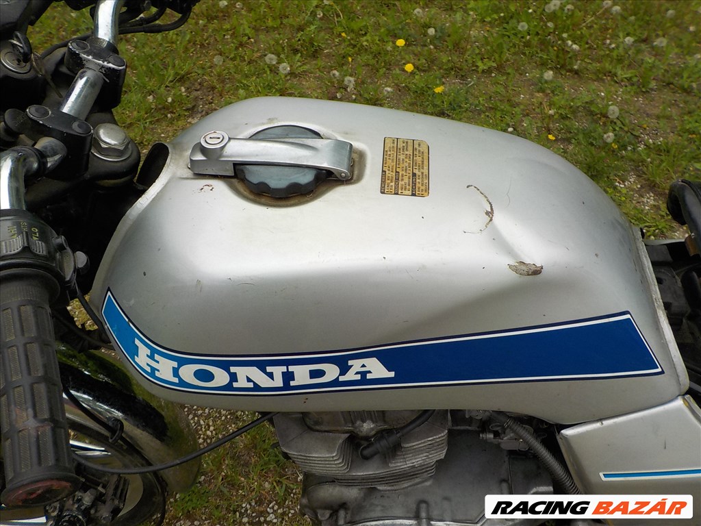 HONDA CB 250-ES  MKP.-RÓL :GYÁRI FÉNYEZÉSŰ TELJES IDOMGARNITÚRA ELADÓ 2. kép