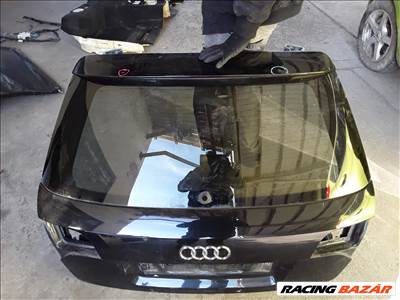 Audi A4 B7 kombi csomagtérajtó üresen