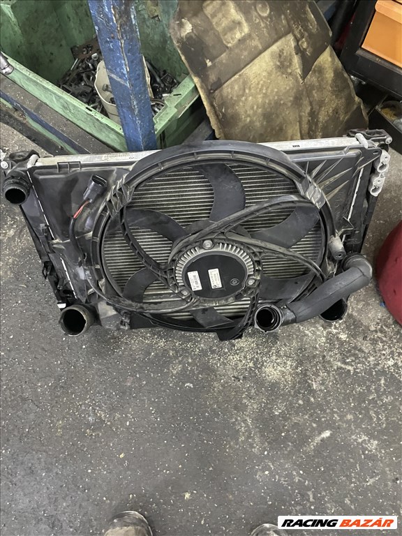 BMW 120d hűtő ventillátor kerettel 6937515 1. kép