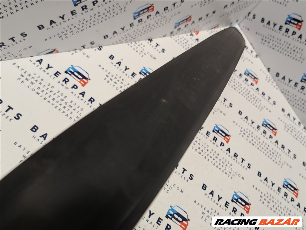 BMW E46 facelift sedan fekete jobb hátsó lökhárító díszléc (135060) 7030604 5. kép