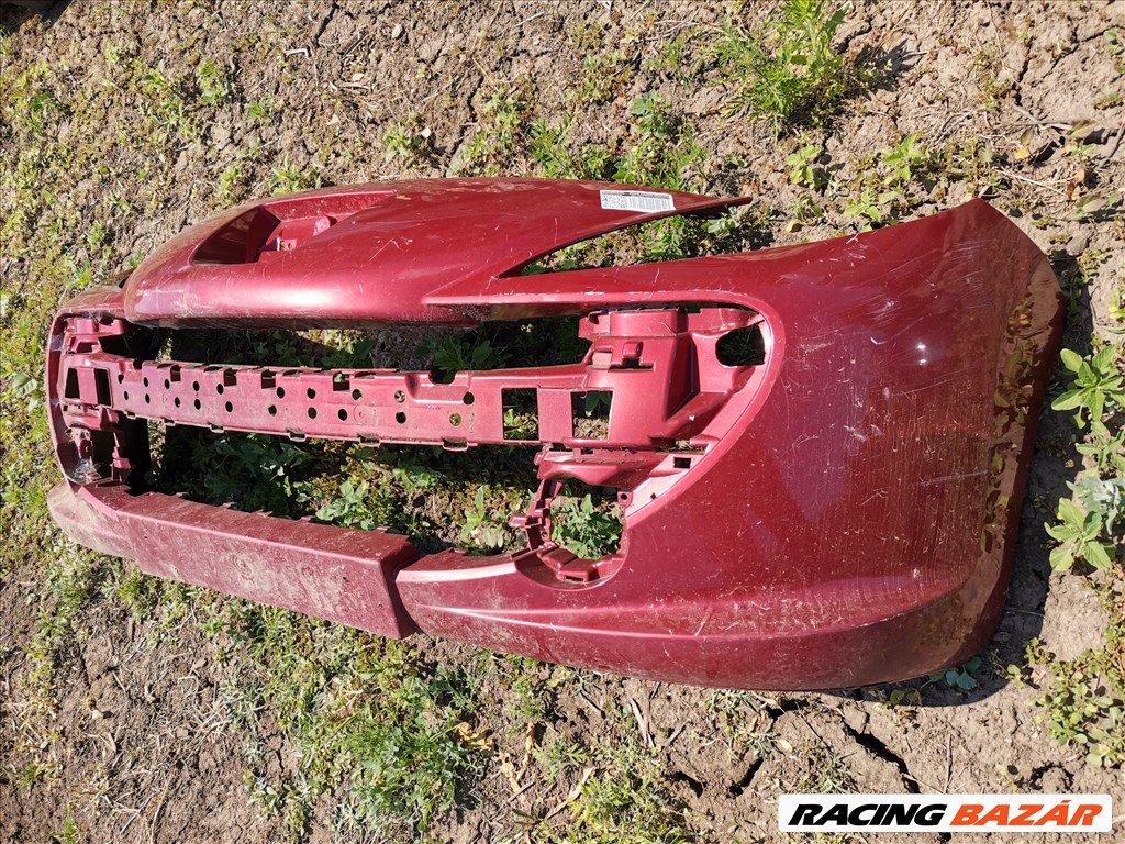Peugeot 207 első lökhárító enyhén sérült 2. kép