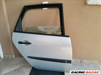 Renault Scénic II jobb hátsó ajtó enyhén sérült