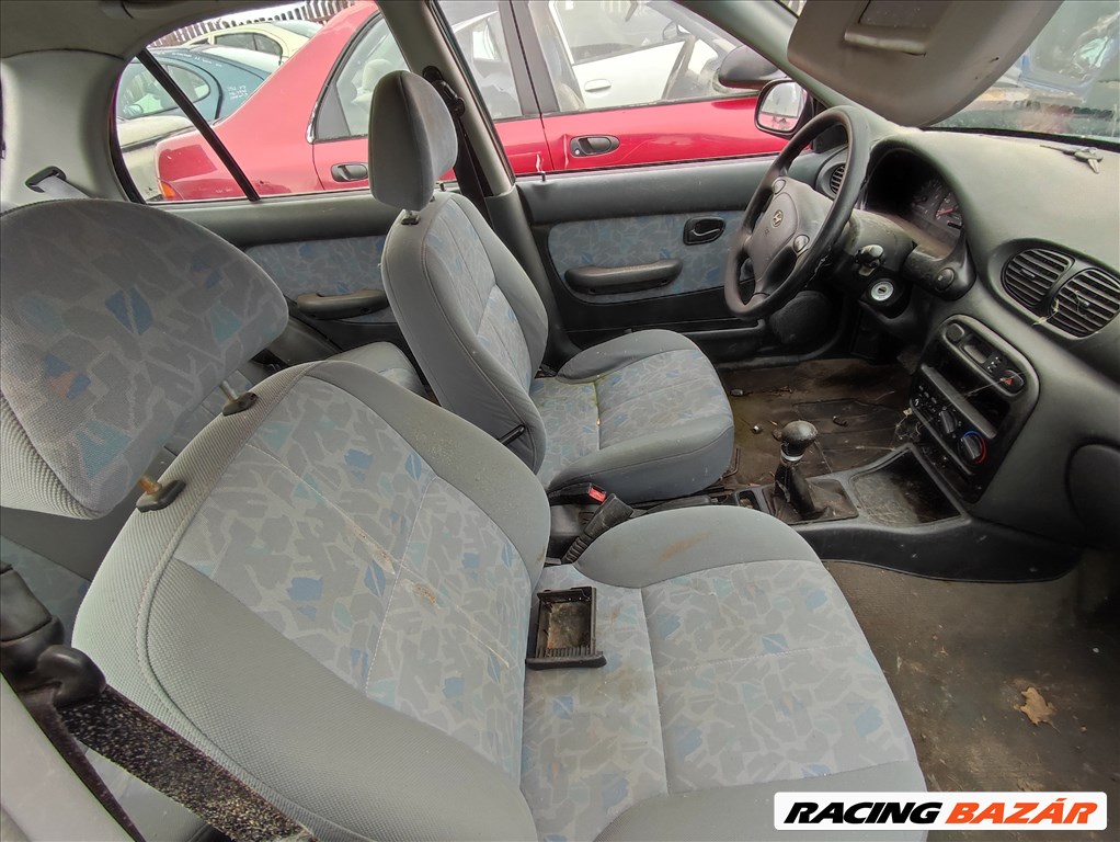 Hyundai Accent (X3) bontott alkatrészei 4. kép