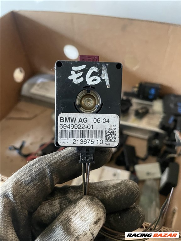 BMW 5-ös sorozat E60/E61 antenna erősítő 6949922 1. kép