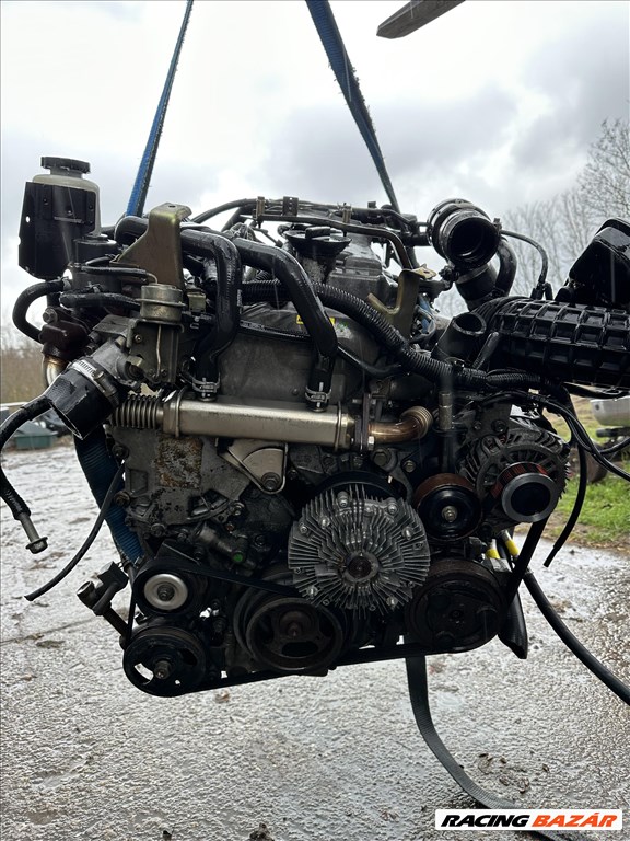 Nissan Navara motor 5. kép