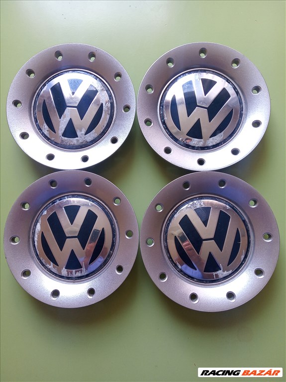 Volkswagen VW 6Q0601149G gyári alufelni felnikupak, felniközép, felni kupak közép 1. kép