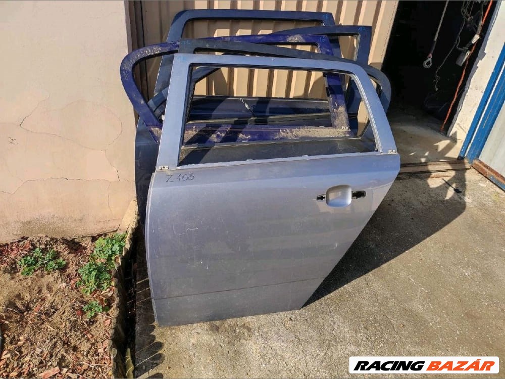 Opel Astra H kombi bal hátsó ajtó 13168045 1. kép