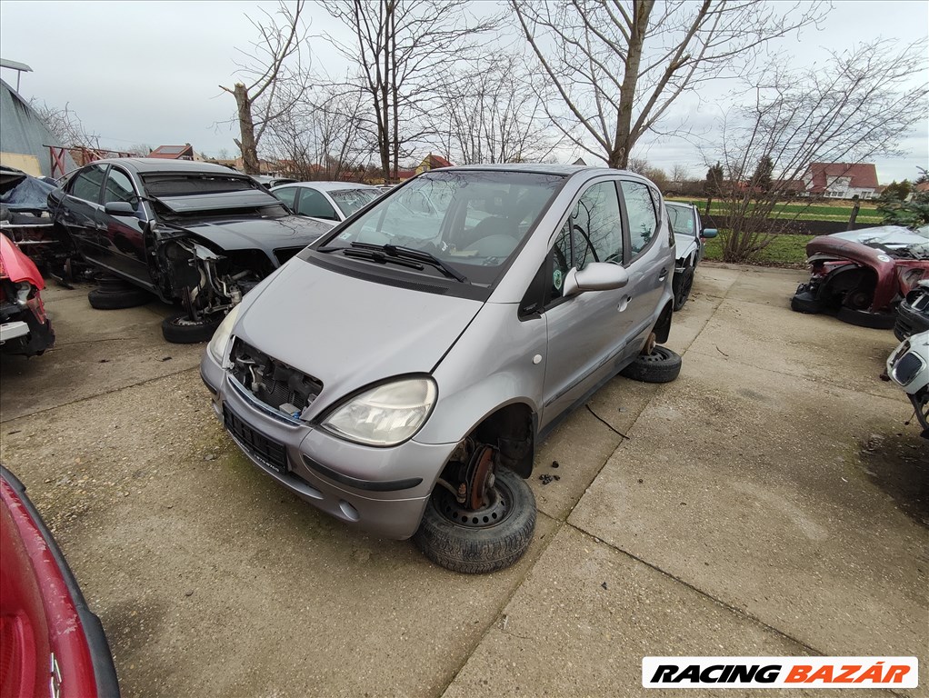 Mercedes A 160 (W168) bontott alkatrészei 2. kép