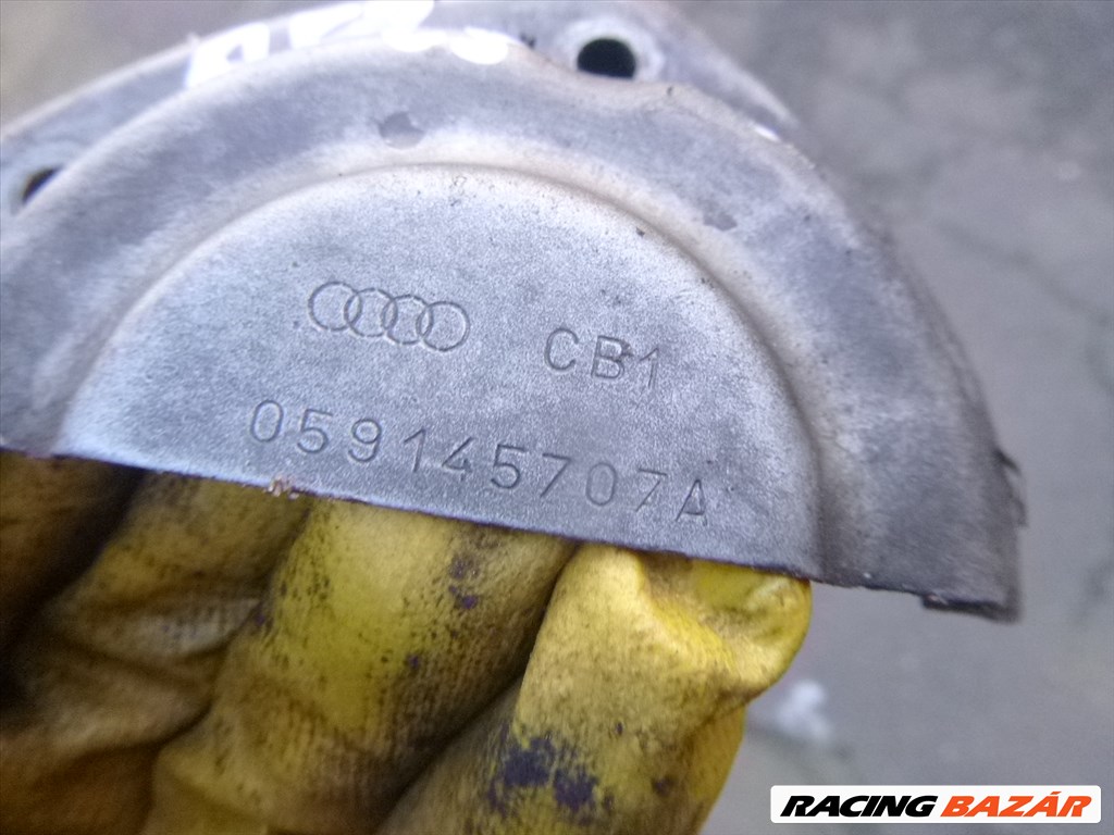 Audi A6 (C5 - 4B) 1998, 2.5 TDI vákuumszivattyú fedél 059 145 707 A 059145707a 3. kép