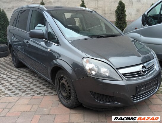 Opel Zafira B bontott alkatrészei 1. kép