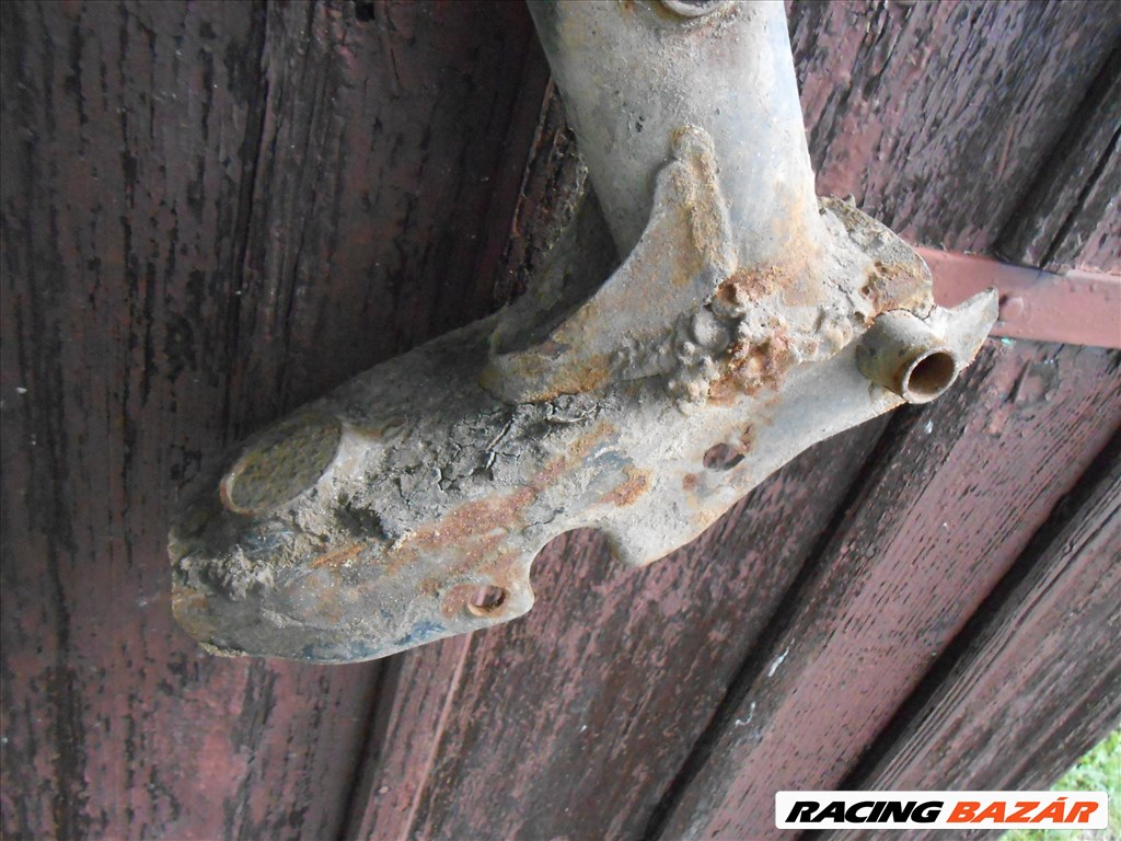 SIMSON S50 B1,1976-OS ÉVJÁRATÚ,GYÁRI ADATTÁBLÁS ÜRES FŐVÁZ ELADÓ 10. kép