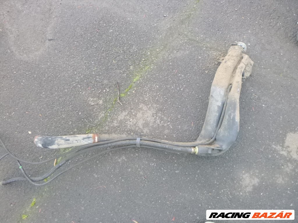 Opel Astra H 2005, 5 ajtós tankbeöntő cső  GM 13V 118 437  4. kép