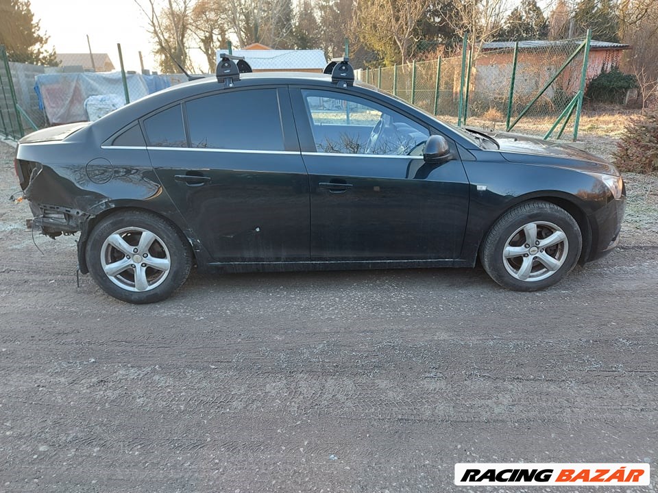 Chevrolet Cruze jobb küszöb B oszlop 3. kép