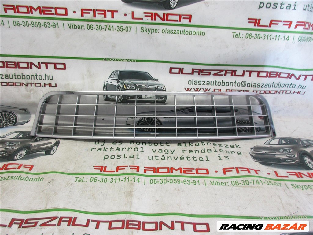 Fiat Linea utángyártott új, szürke színű, első alsó középső rács 735492429 1. kép