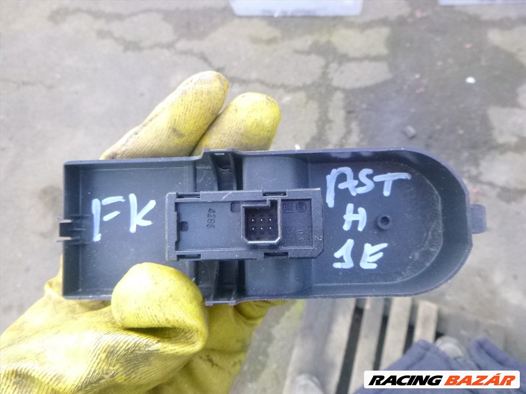 Opel Astra H 2005 JOBB ELSŐ ablakemelő kapcsoló AX, GM 13197132  gm99162638 2. kép