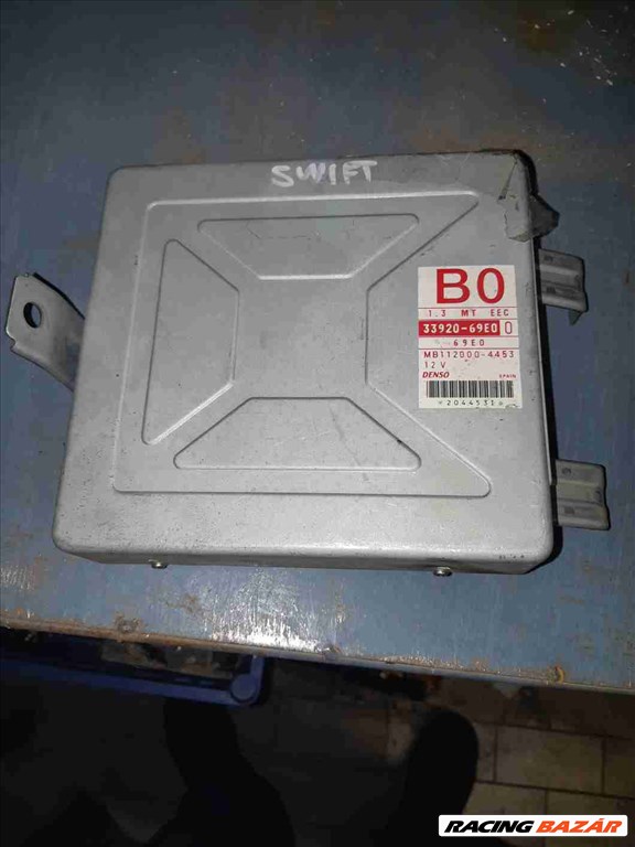 Suzuki Swift II 96-03 Motorvezérlõ / ECU 3392069E00 1. kép