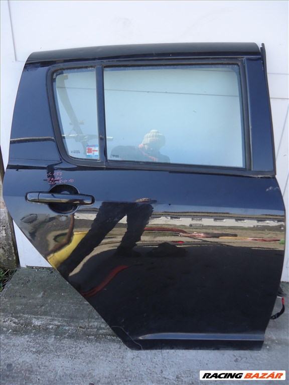 Suzuki Swift jobb hátsó ajtó  1. kép