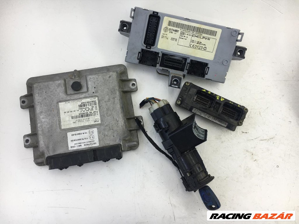 Motorvezérlő ECU FIAT PUNTO dobozos/ferdehátú (188_) 00674 1. kép