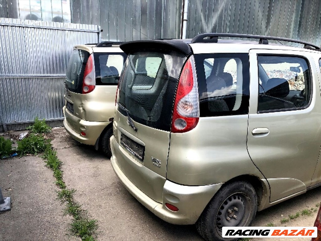 Toyota Yaris Verso tető  2. kép