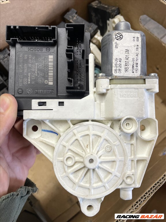 ablakemelő motor ajtóvezérlővel 1K5 837 401 AM 1k0959793n 1. kép