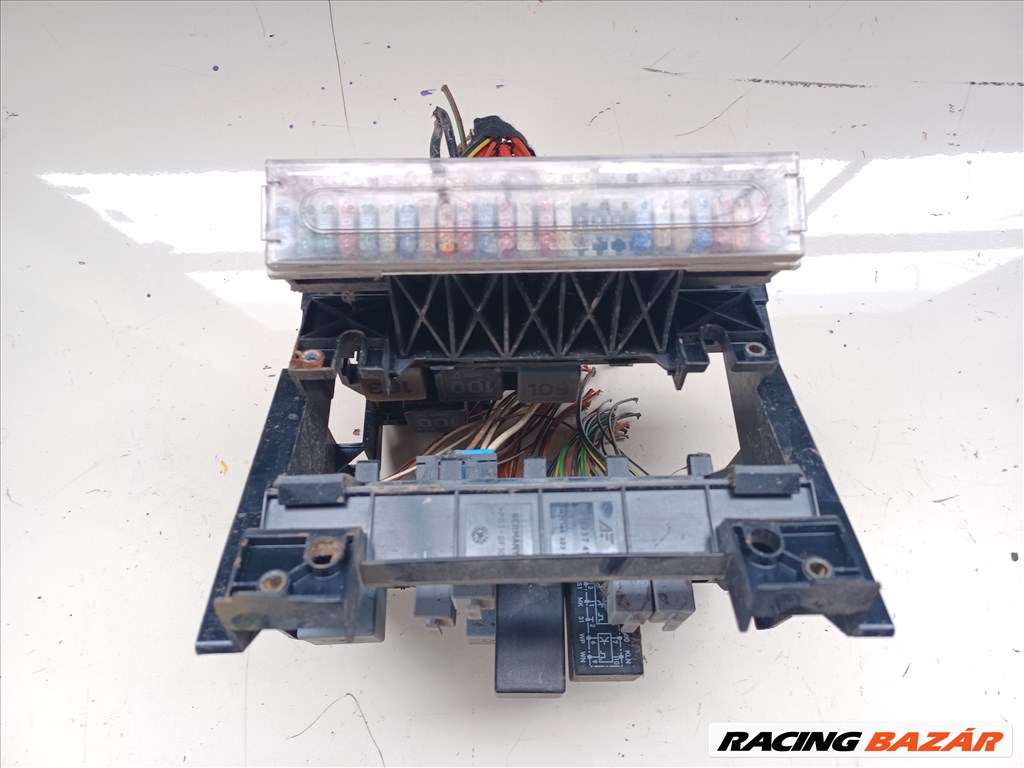 Ford Galaxy Mk1 1.9 TDI motortéri biztosítéktábla  2. kép