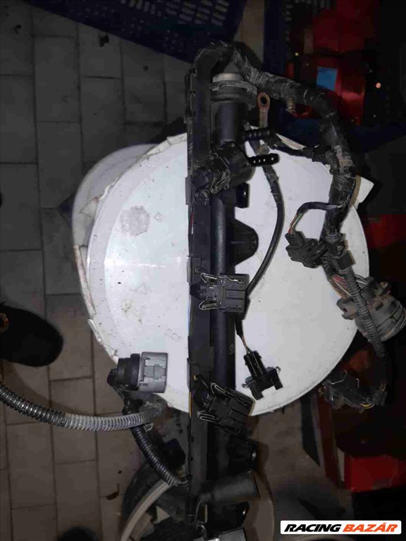 Volkswagen Golf III Injektor Híd + Üzemanyagnyomás Szabályzó Szelep 0280151031 2. kép