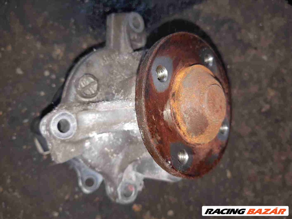 Toyota Yaris 05-10 Vízpumpa 1. kép