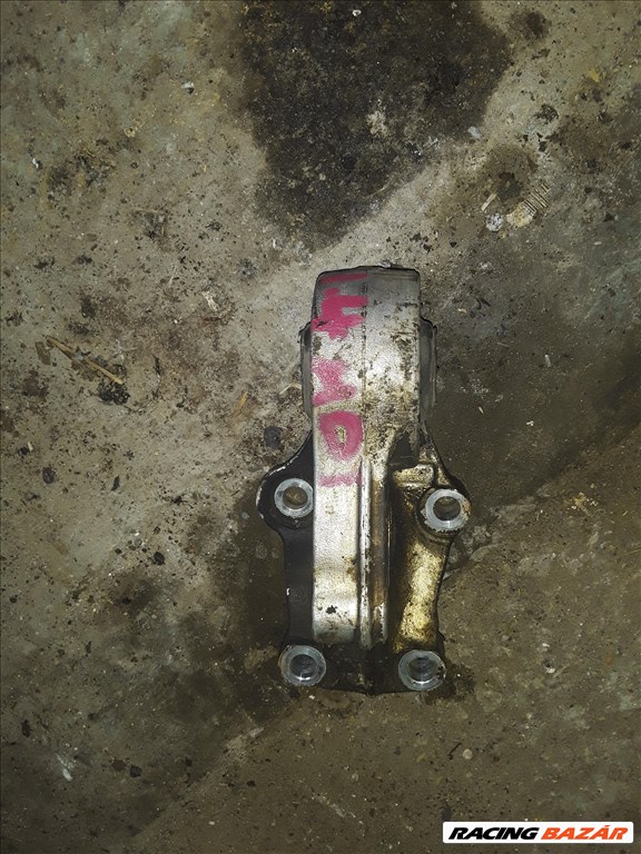 Peugeot 206 1.4 HDI Alsó Motor Féltengely Tartó 1. kép