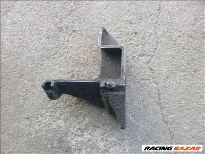 Volkswagen Golf II , AUDI, 1,9 TD, AAZ, szervószivattyú tartóbak 027 145 531 A 027145531a