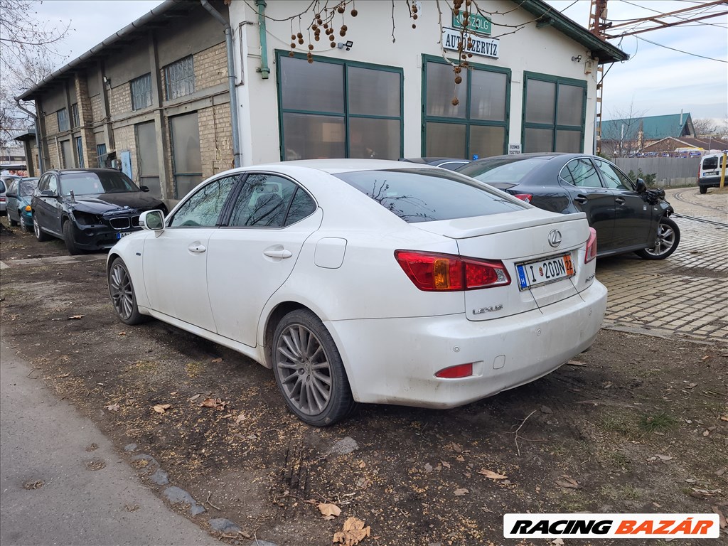 Lexus IS bontott alkatrészei 6. kép