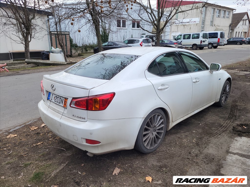 Lexus IS bontott alkatrészei 8. kép