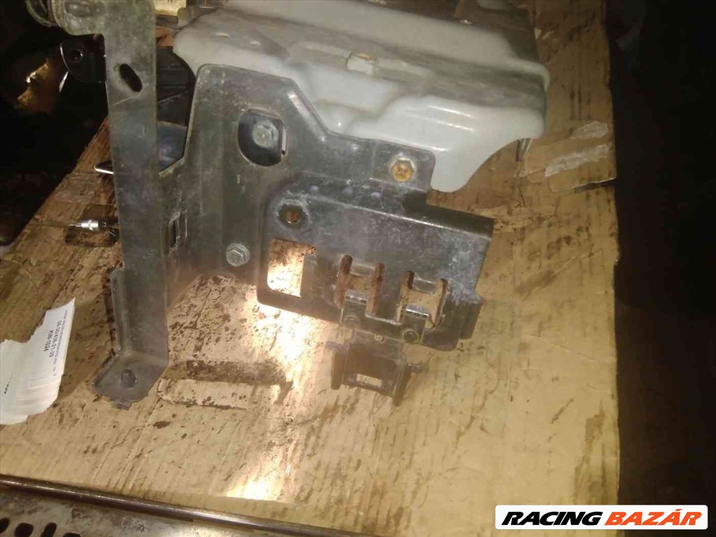 Suzuki Ignis 03-07 Akkumulátor Tartó 3. kép