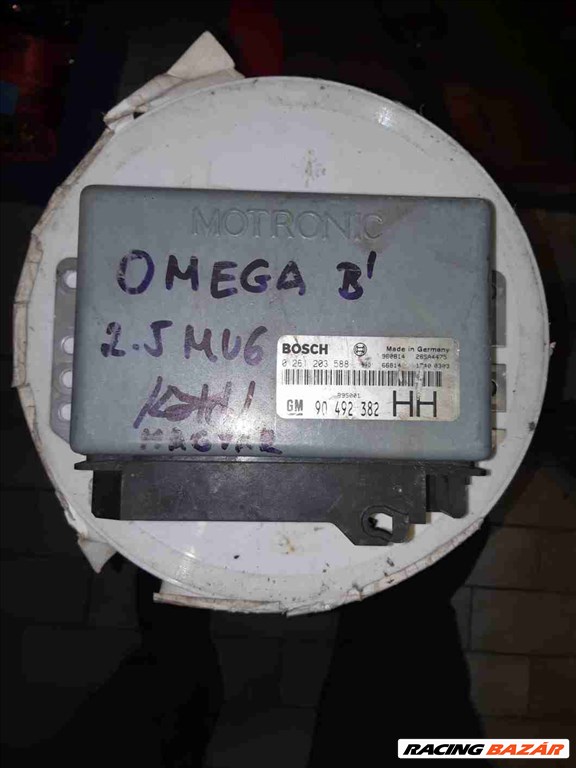 Opel Omega B Motorvezérlõ / ECU 0261203588 1. kép