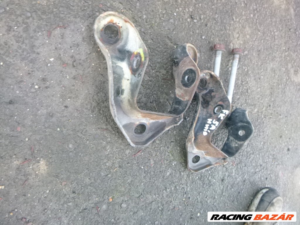 Opel Astra H 2005 , 5 ajtós hátsó híd tartópánt csavarjával 3. kép