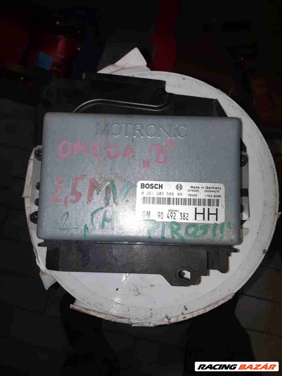 Opel Omega B Motorvezérlõ / ECU 0261203588 1. kép