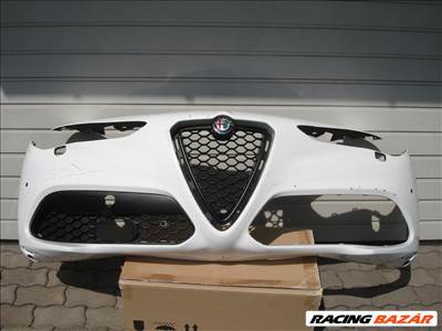 Alfa Romeo Stelvio radaros  mosós első lökhárító 2017-től