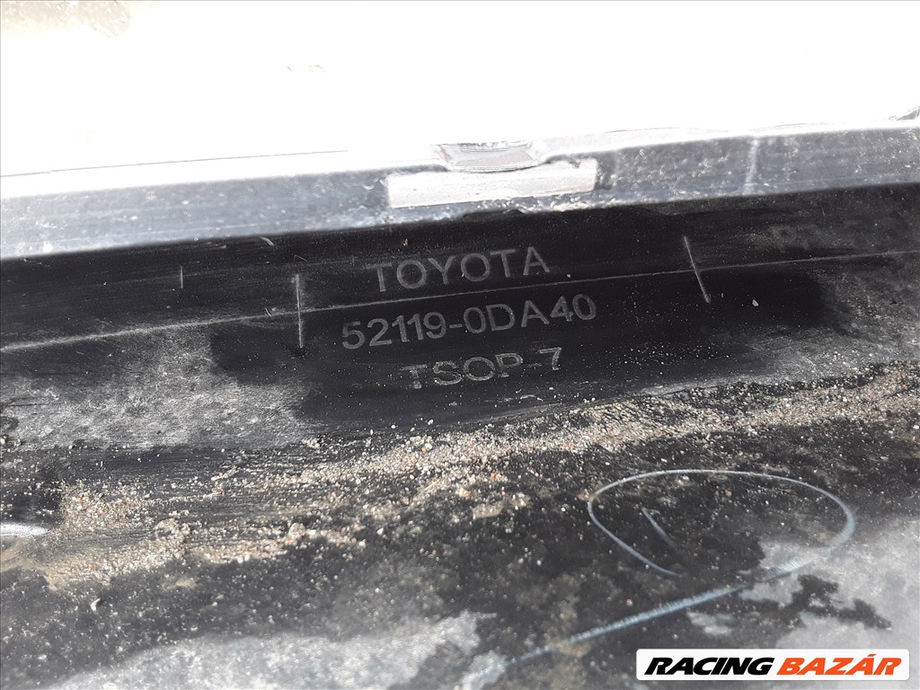 Toyota Yaris 2017-2020 első lökhárító 4. kép