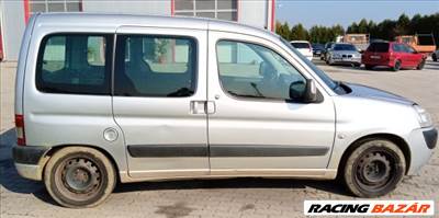 PEUGEOT PARTNER 02- Jobb hátsó ajtó 