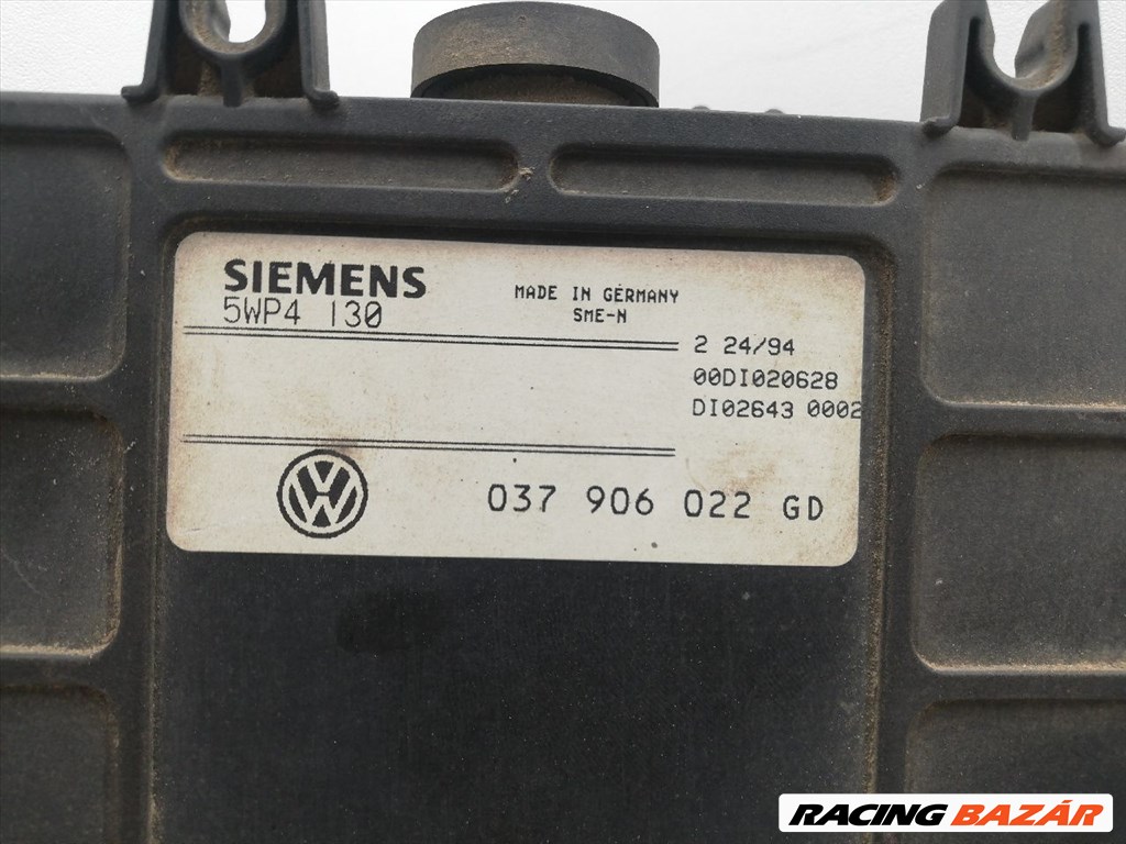 VW PASSAT B3 B4 Motorvezérlő vw037906022gd-siemens5wp4130 3. kép