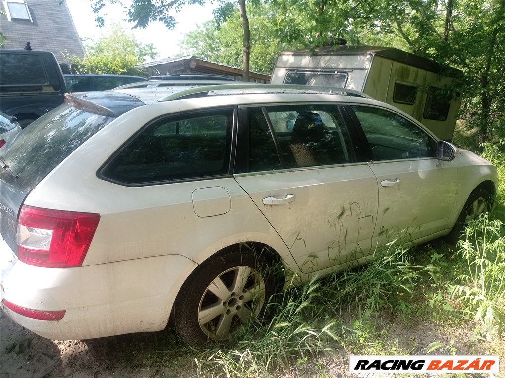 Skoda Octavia III bontott alkatrészei 5. kép