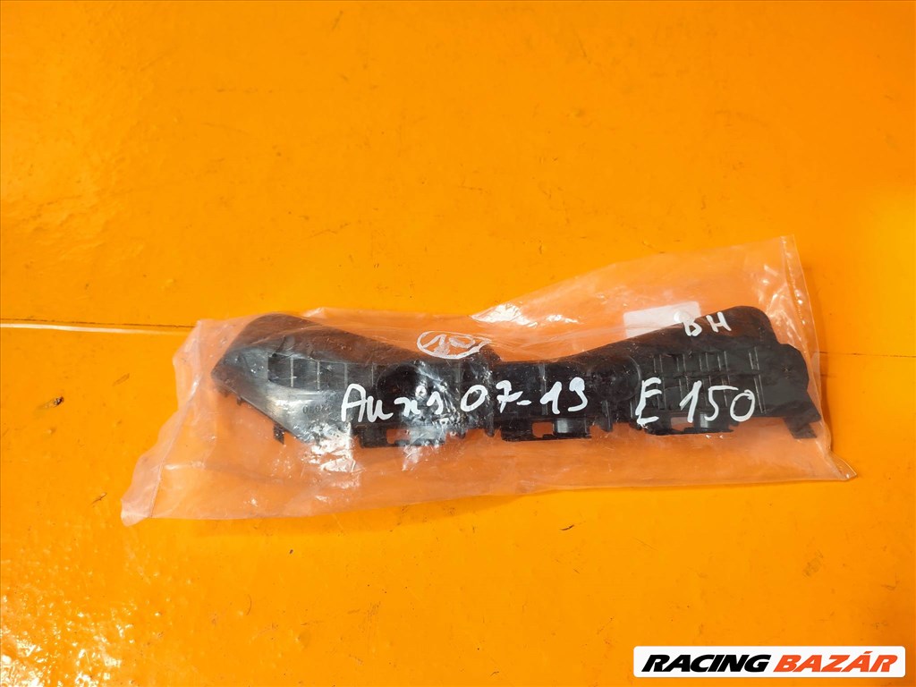 Toyota Auris (E180) Bal hátsó lökhárító alatti műanyag  5257602070 1. kép
